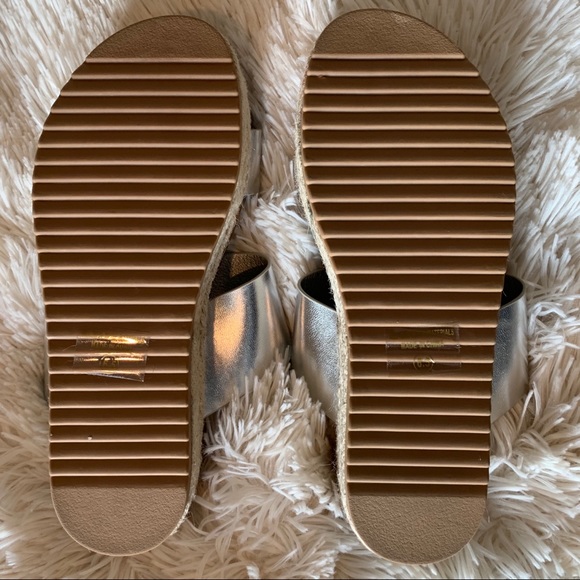 X23 Metallic Silver Platform Sandal | NW - Picture 4 of 4